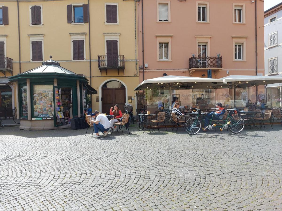 Appartamento In Piazza Cavour Centro Storico ريميني المظهر الخارجي الصورة